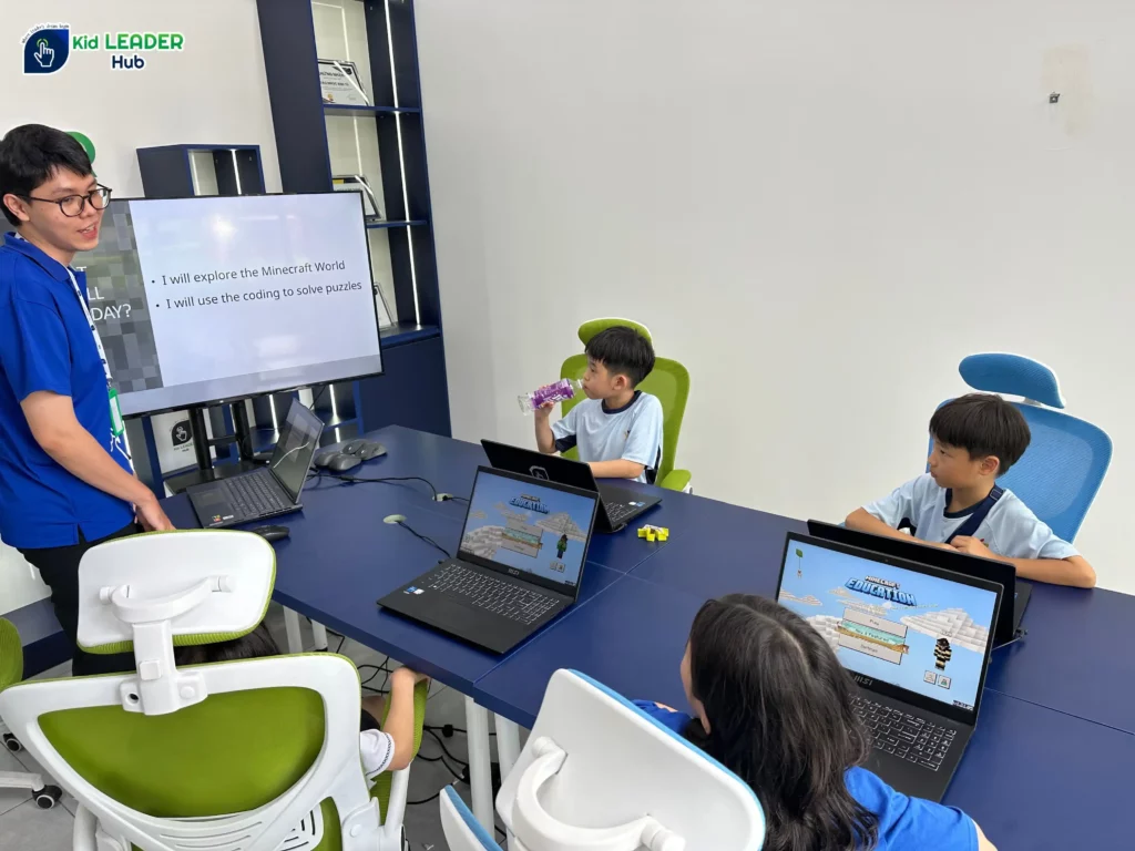 Các giáo viên tại Kid Leader Hub sẵn sàng hỗ trợ thí sinh hoàn thành cuộc thi Future City Challenge 2030